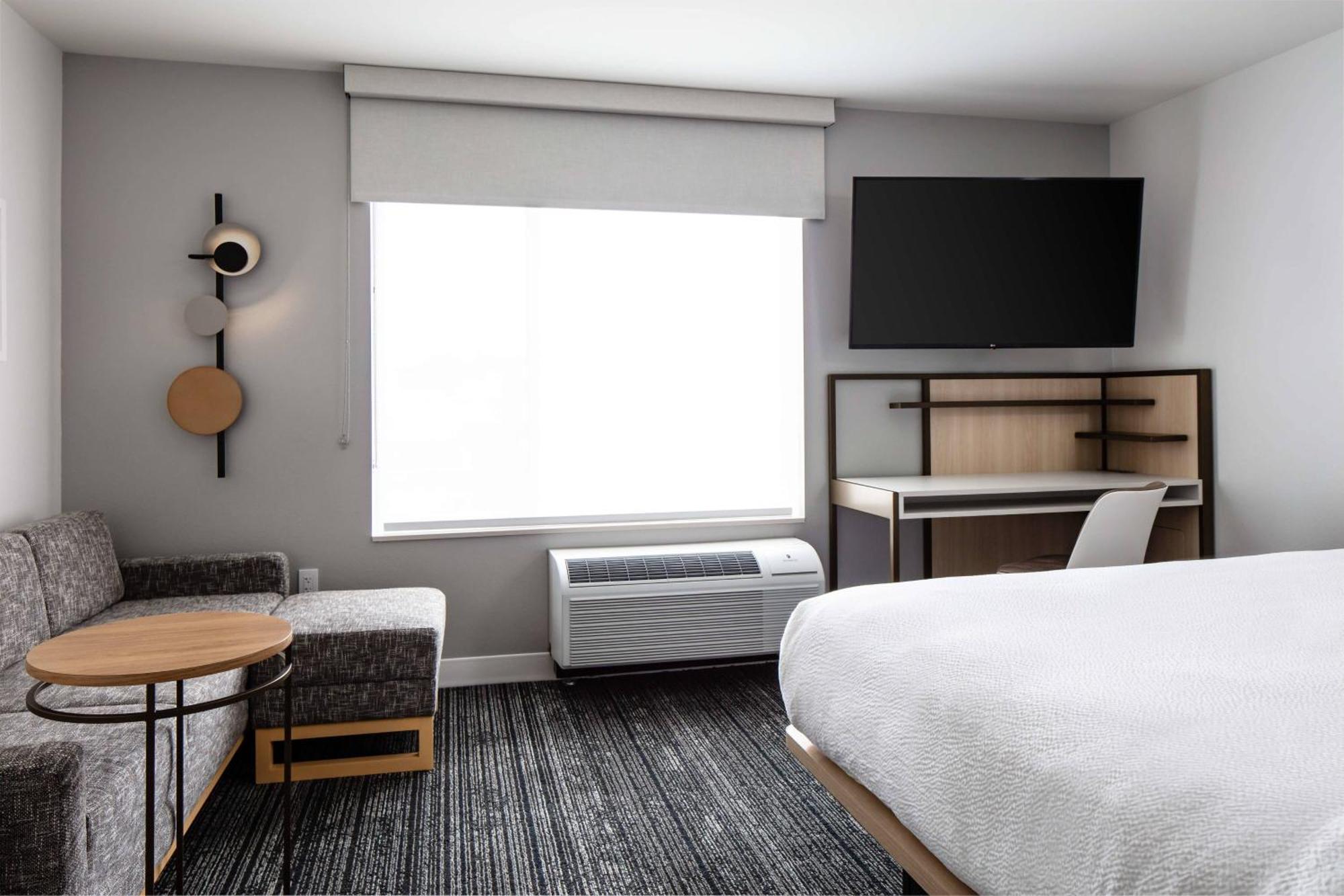 Towneplace Suites By Marriott Milwaukee West Bend Exterior foto